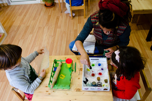 Granada International Montessori School - Family Association