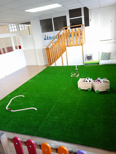 DINGOLONDANGO. CENTRO EDUCATIVO INFANTIL Y OCIO EDUCATIVO