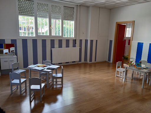 DINGOLONDANGO. CENTRO EDUCATIVO INFANTIL Y OCIO EDUCATIVO