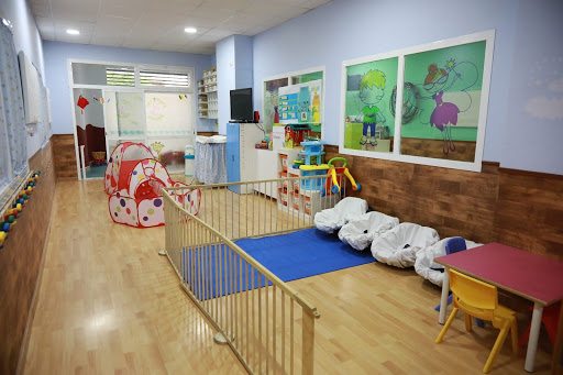 Escuela Infantil Jugando en Azahara: Un lugar seguro, divertido y lleno de aprendizaje para tu pequeño
