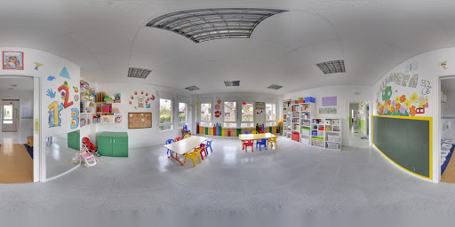Escuela Infantil "Pequeña Luna"