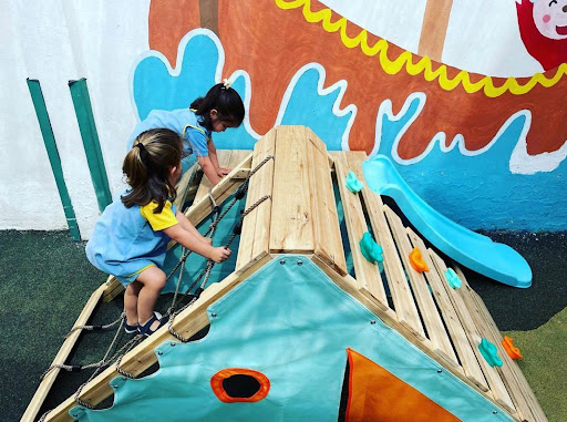 Superlittle Montessori School
