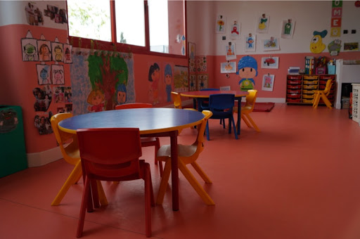 Escuela Infantil Muchospeques